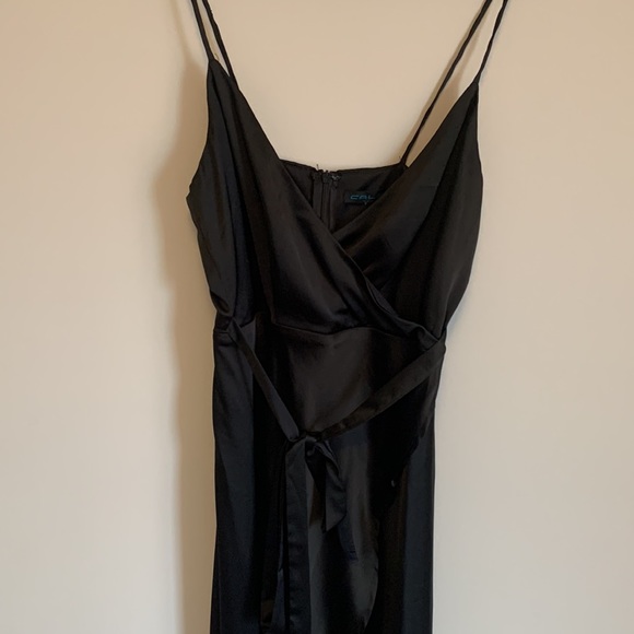 Black hi low dress with above knee slip underneath - Picture 2 of 4
